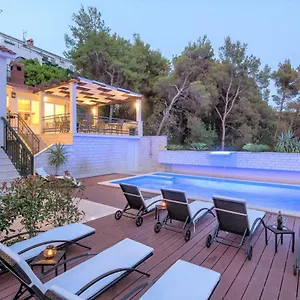 https://villa-fani-trogir.hotels-in-trogir.com